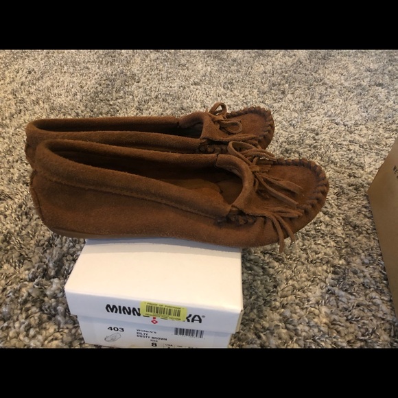 Minnetonka Kilty Dusty Brown-Size 8 - Picture 4 of 6